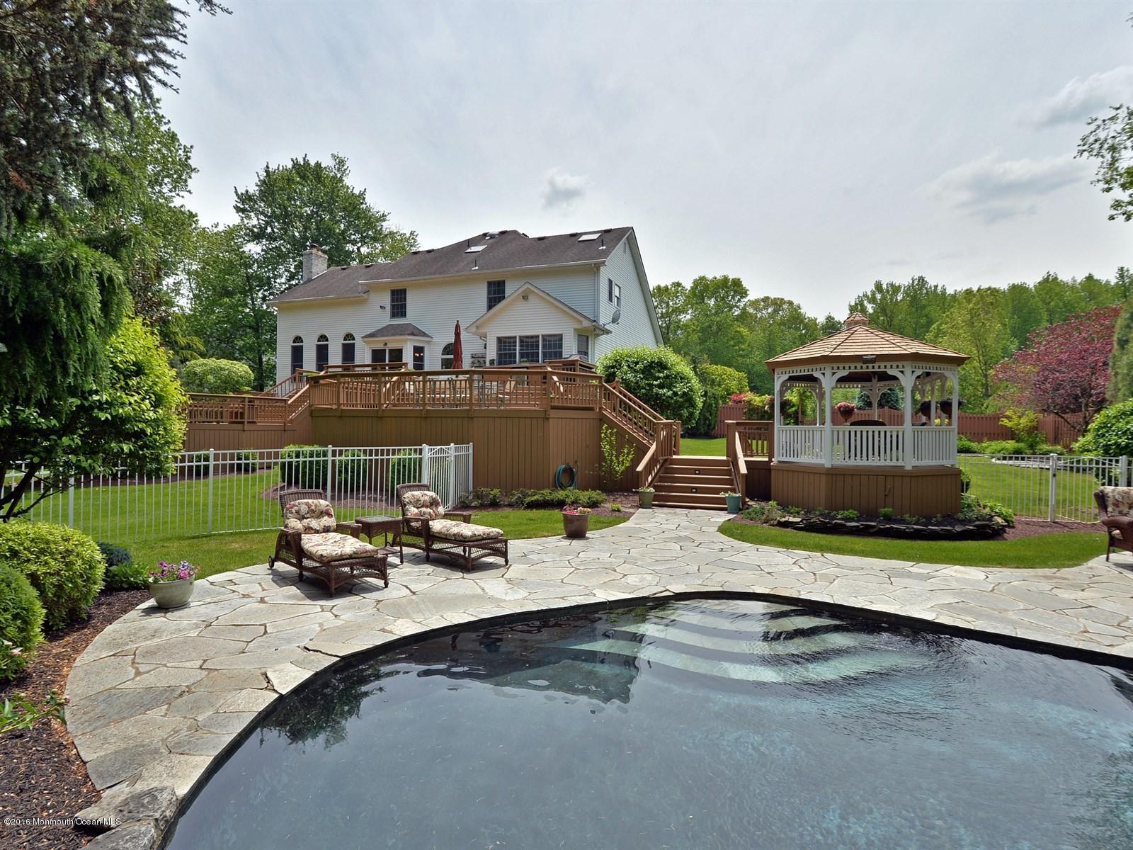 52 Oxford Road Manalapan, NJ 07726 - Photo 37 of 49 Back