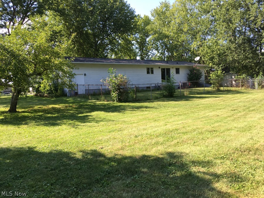 9818 River Road Huron, OH 44839 - Photo 28 of 31 Fenced area behind home