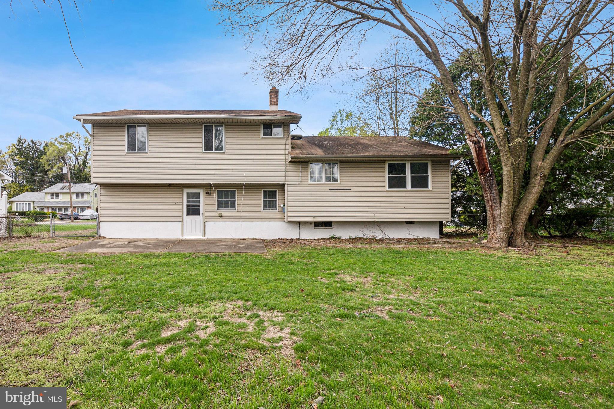 306 Colonial Road Edgewater Park, NJ 08010 - Photo 25 of 25 a view of a house with a garden