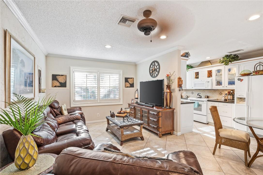 1574 Southwest 2nd Street Boca Raton, FL 33486 - Photo 10 of 37 Photo 10