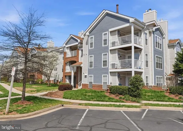 $319,900 | 20991 Timber Ridge Terrace, Unit 101, Ashburn, VA 20147
