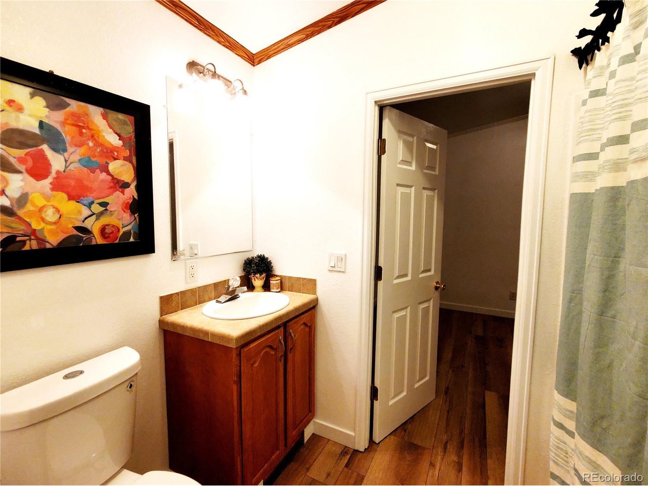 5339 County Road 19 Florence, CO 81226 - Photo 35 of 50 Jack and Jill full bath between bed 2 & #