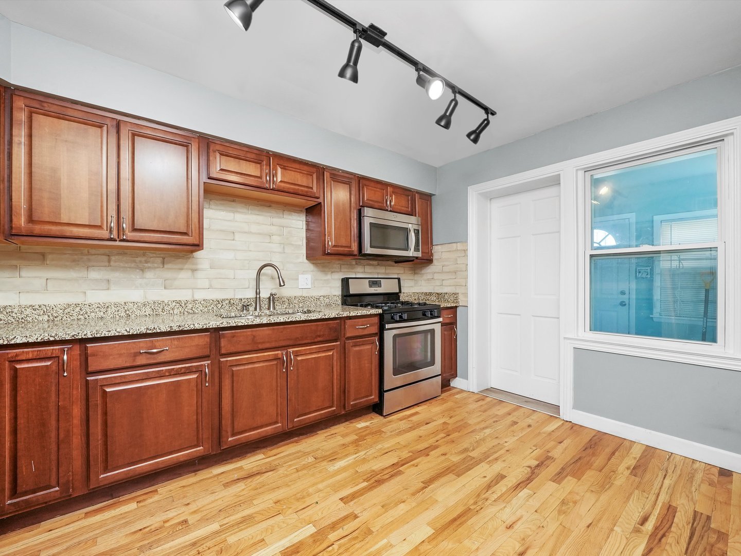 7754 South Yates Boulevard Chicago, IL 60649 - Photo 17 of 32