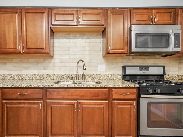 $1,960 | 7754 South Yates Boulevard, Chicago, IL 60649