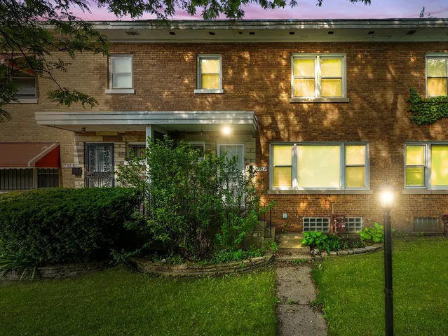 $1,960 | 7754 South Yates Boulevard, Chicago, IL 60649