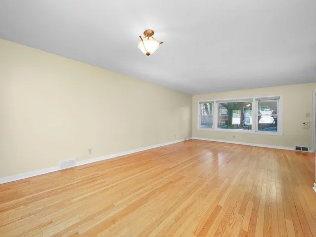 $1,960 | 7754 South Yates Boulevard, Chicago, IL 60649