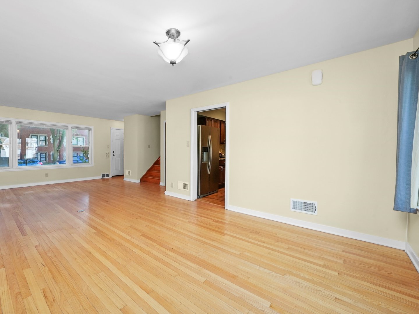 7754 South Yates Boulevard Chicago, IL 60649 - Photo 9 of 32