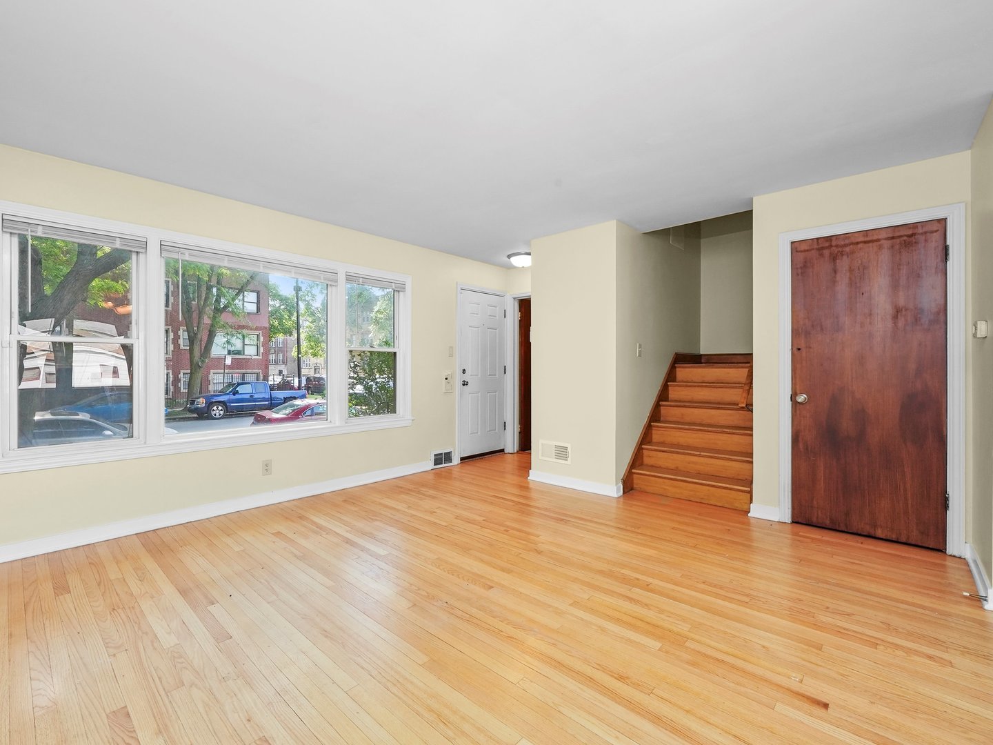 7754 South Yates Boulevard Chicago, IL 60649 - Photo 10 of 32