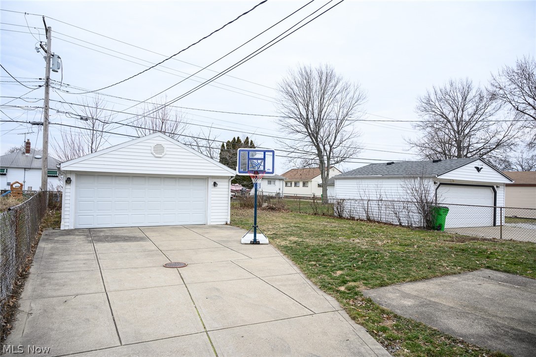 675 Pendley Road Willowick, OH 44095 - Photo 3 of 25 Gallery Image 3