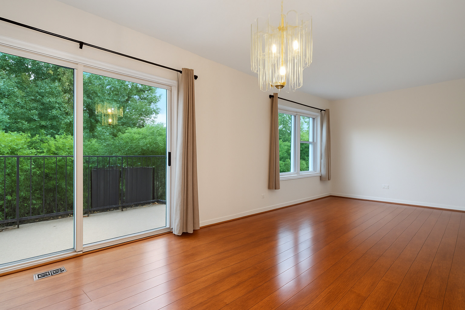 8210 Elmwood Avenue, Unit 110 Skokie, IL 60077 - Photo 3 of 21