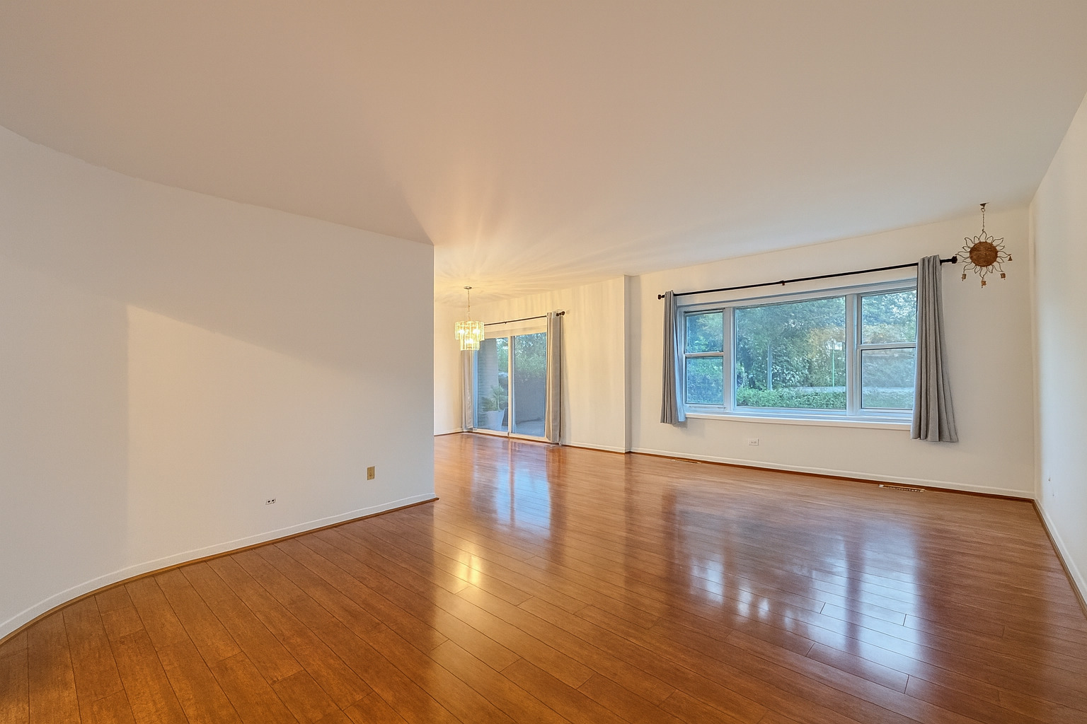 8210 Elmwood Avenue, Unit 110 Skokie, IL 60077 - Photo 5 of 21