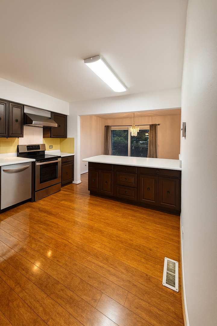 8210 Elmwood Avenue, Unit 110 Skokie, IL 60077 - Photo 8 of 21