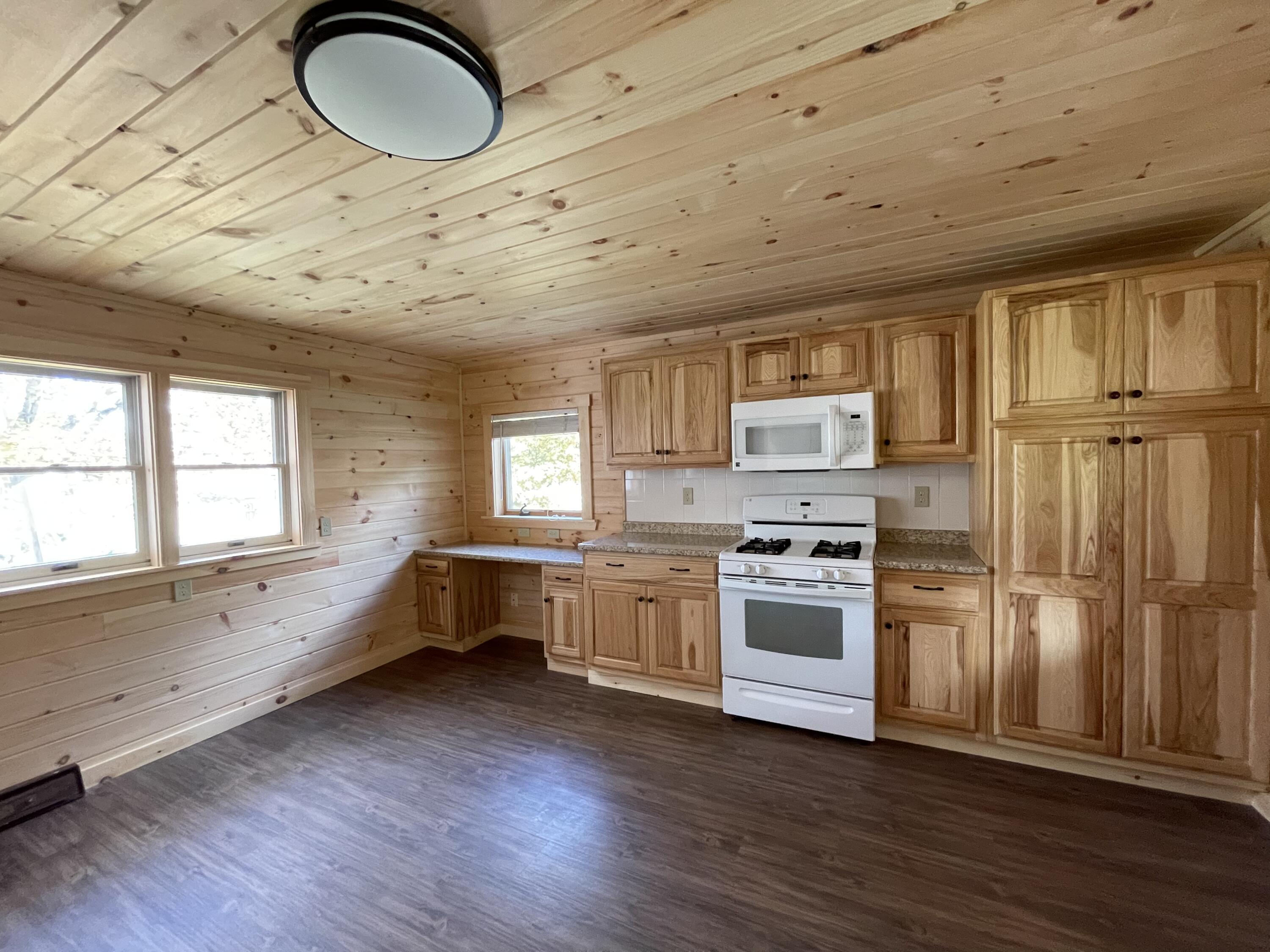 451 Main Street Lincoln, ME 04457 - Photo 6 of 41 D59BA7DB-F9D3-4DCF-91FF-728088378514
