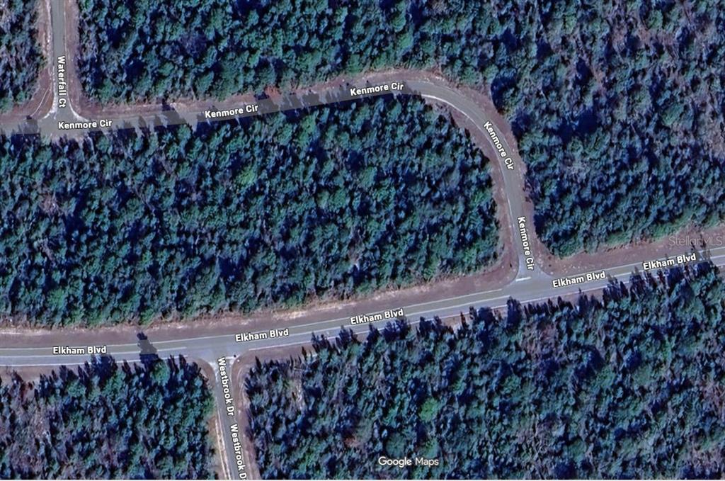 12 Kenmore Circle Chipley, FL 32428 - Photo 4 of 7 a view of a wooden fence