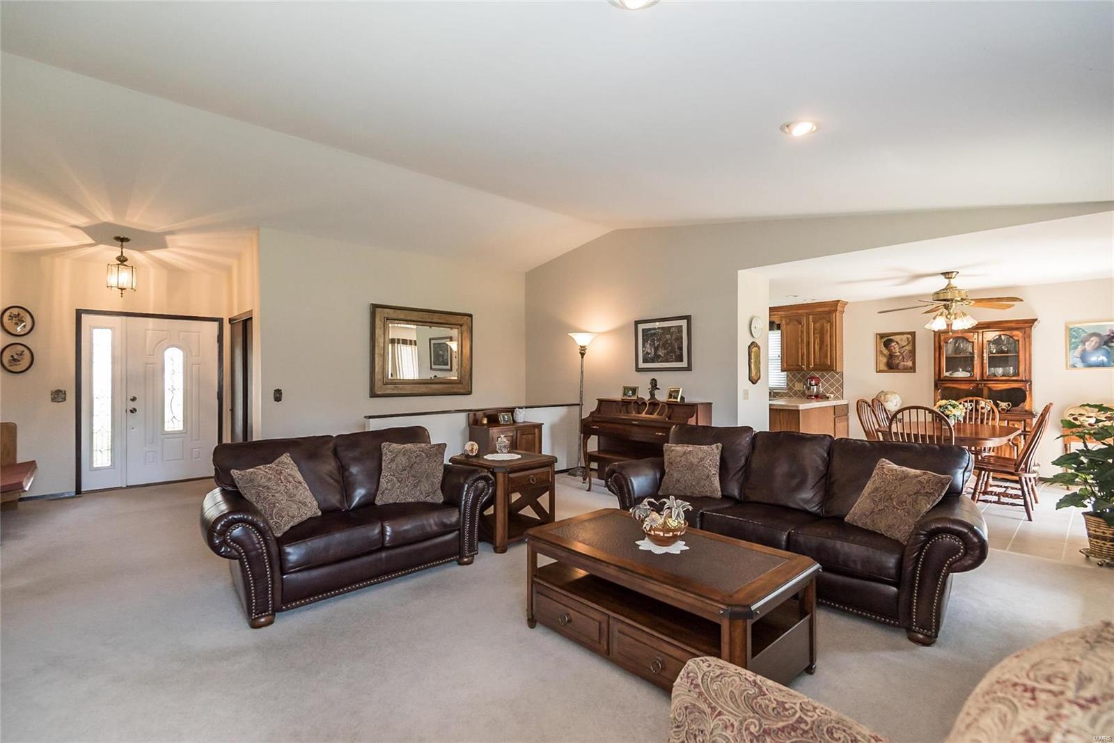 13 Ardennais Road St. Peters, MO 63376 - Photo 4 of 30 Gallery Image 4