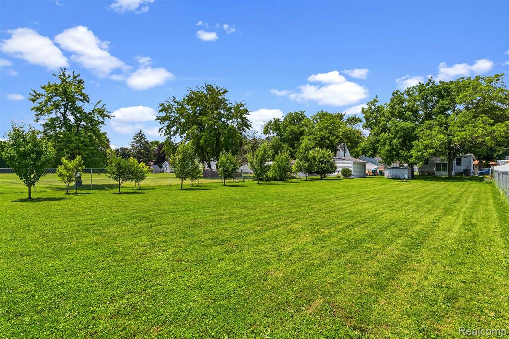 1709 Michigan Avenue Bay City, MI 48708 - Photo 37 of 42