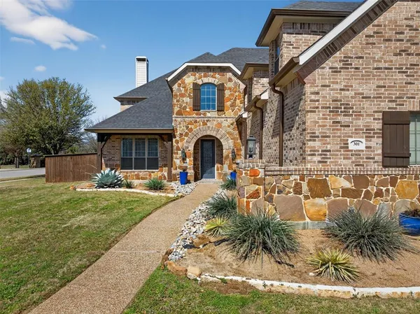 $1,075,000 | 301 Foxcroft Lane, Keller, TX 76248