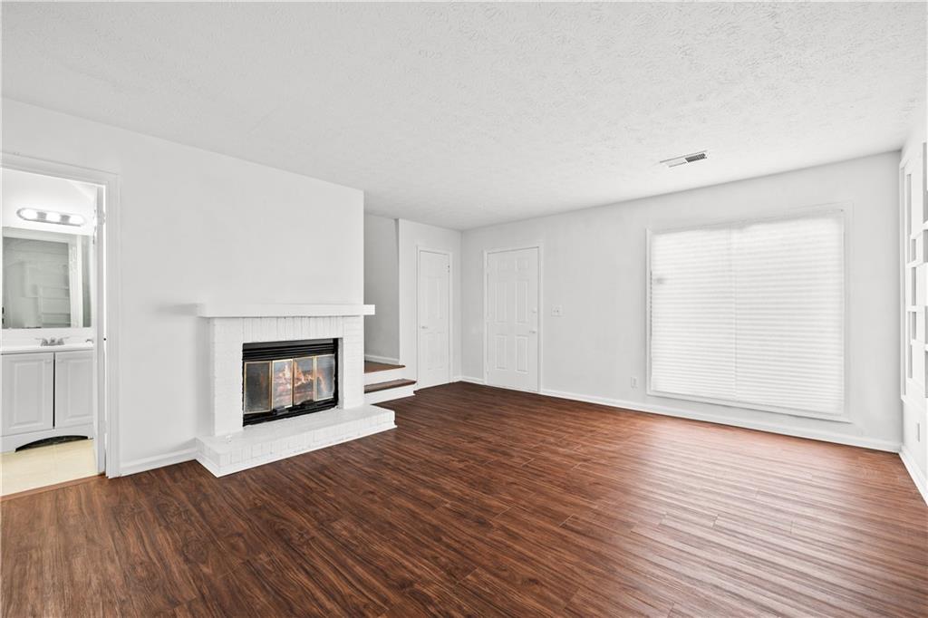 151 Old Ferry Way Roswell, GA 30076 - Photo 4 of 26