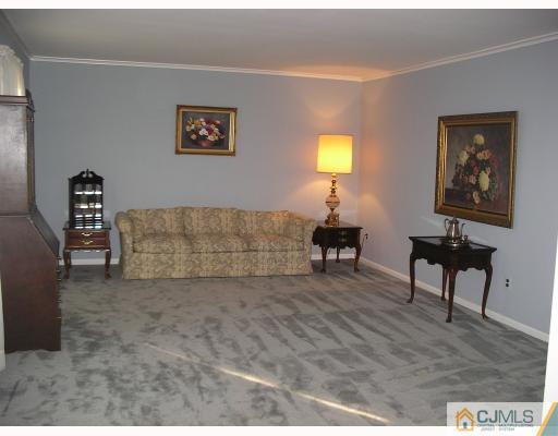 12 Rutgers Street Edison, NJ 08817 - Photo 3 of 10 Gallery Image 3