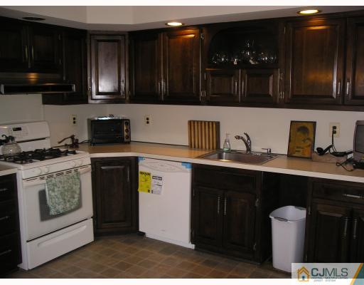 12 Rutgers Street Edison, NJ 08817 - Photo 8 of 10 Gallery Image 8