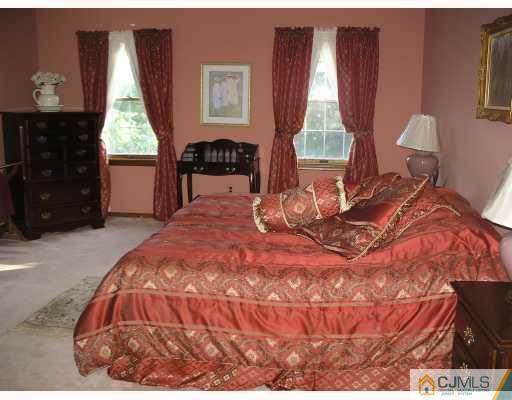 12 Rutgers Street Edison, NJ 08817 - Photo 9 of 10 Gallery Image 9
