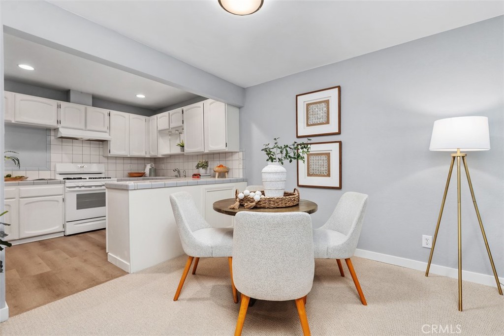 12300 Montecito Road, Unit 39 Seal Beach, CA 90740 - Photo 15 of 41 Dining Area, off of kitchen in living room