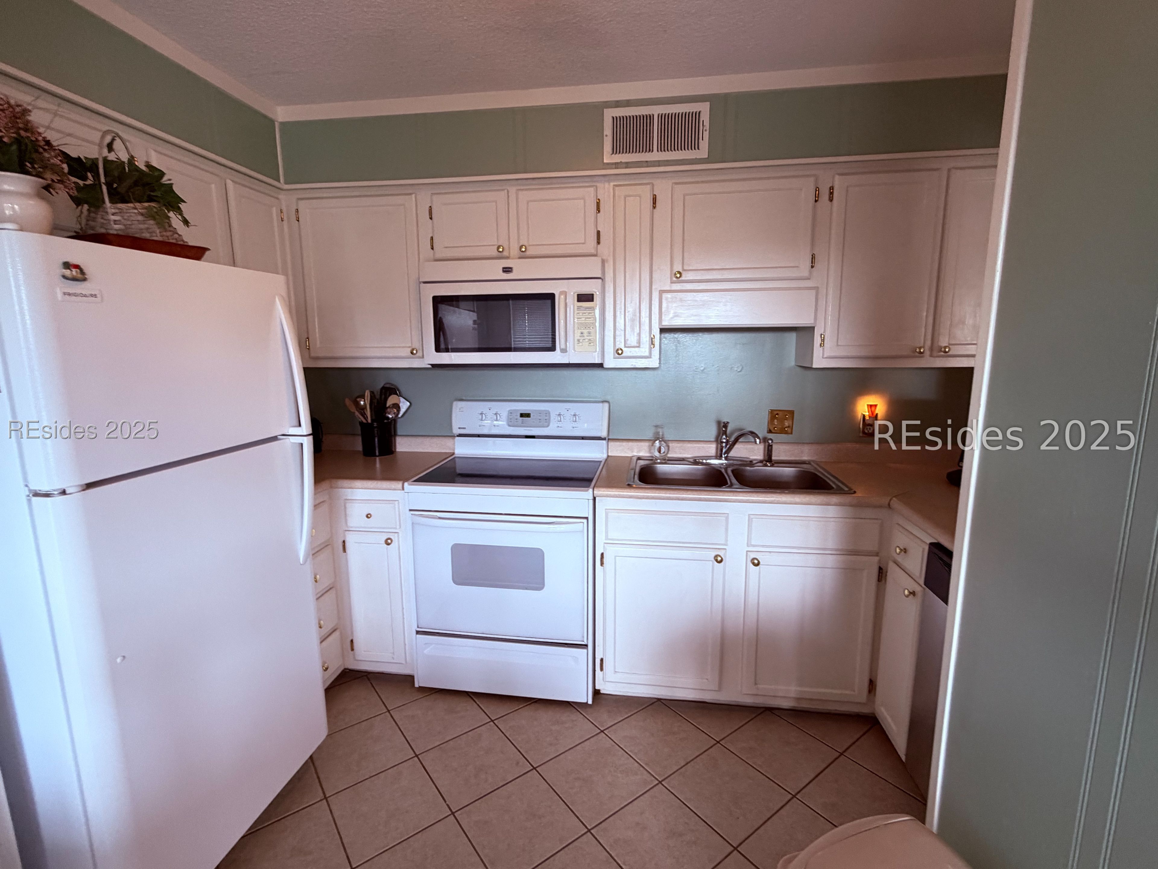 40 Folly Field Road, Unit 329 Hilton Head Island, SC 29928 - Photo 22 of 40