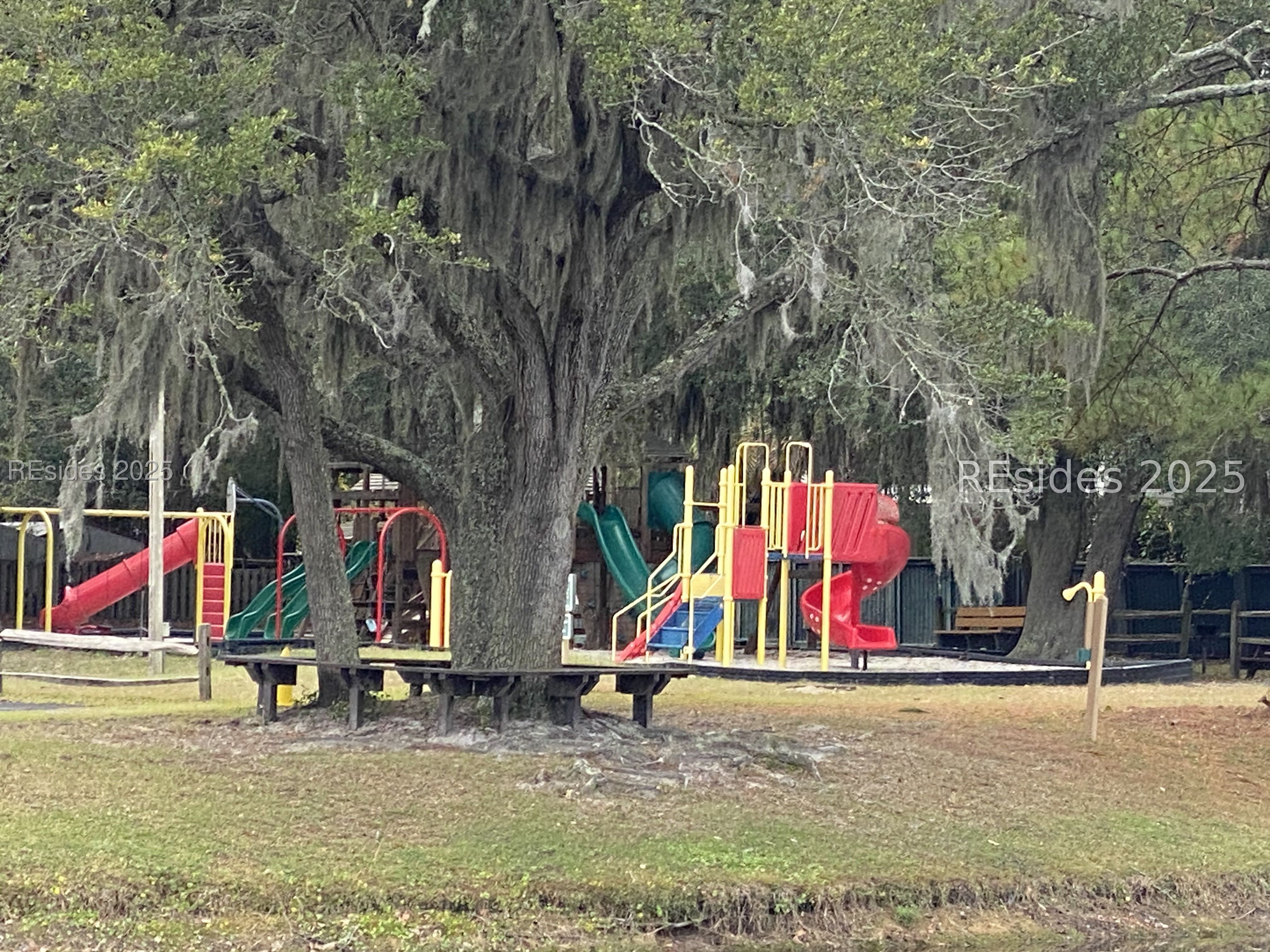 40 Folly Field Road, Unit 329 Hilton Head Island, SC 29928 - Photo 27 of 40 Childrens playground