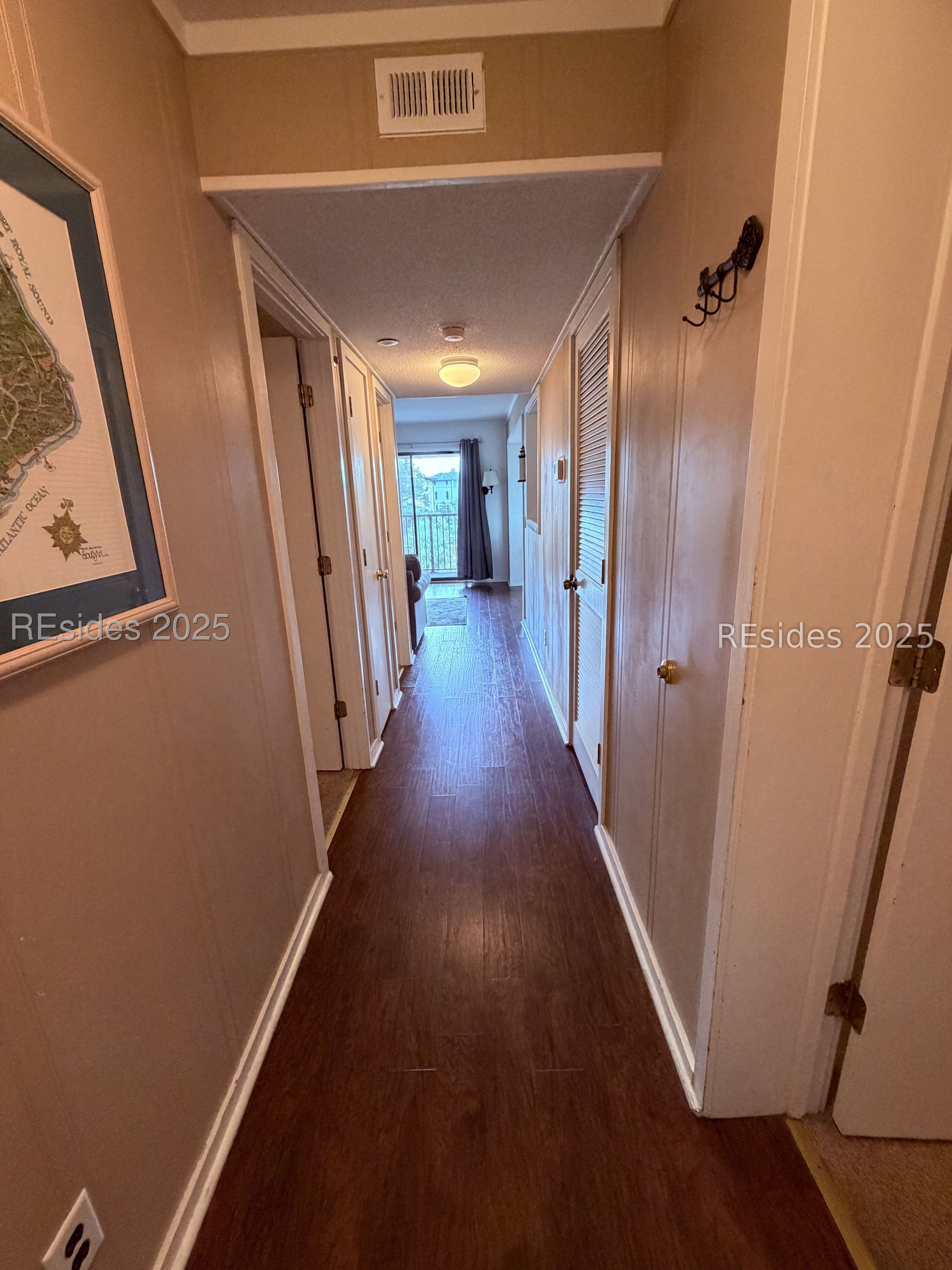 40 Folly Field Road, Unit 329 Hilton Head Island, SC 29928 - Photo 5 of 40 Entrance hall