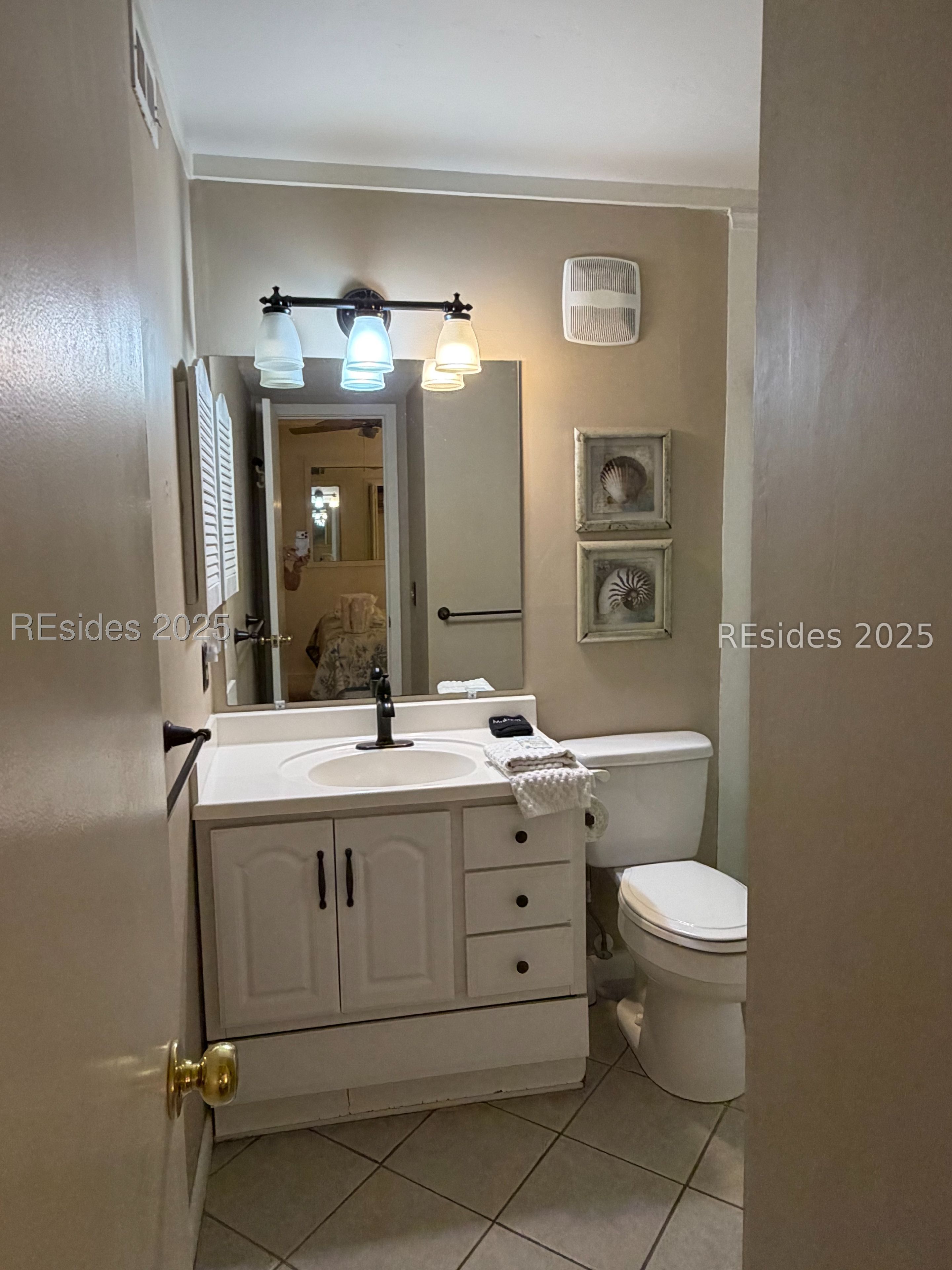 40 Folly Field Road, Unit 329 Hilton Head Island, SC 29928 - Photo 9 of 40 Master bathroom