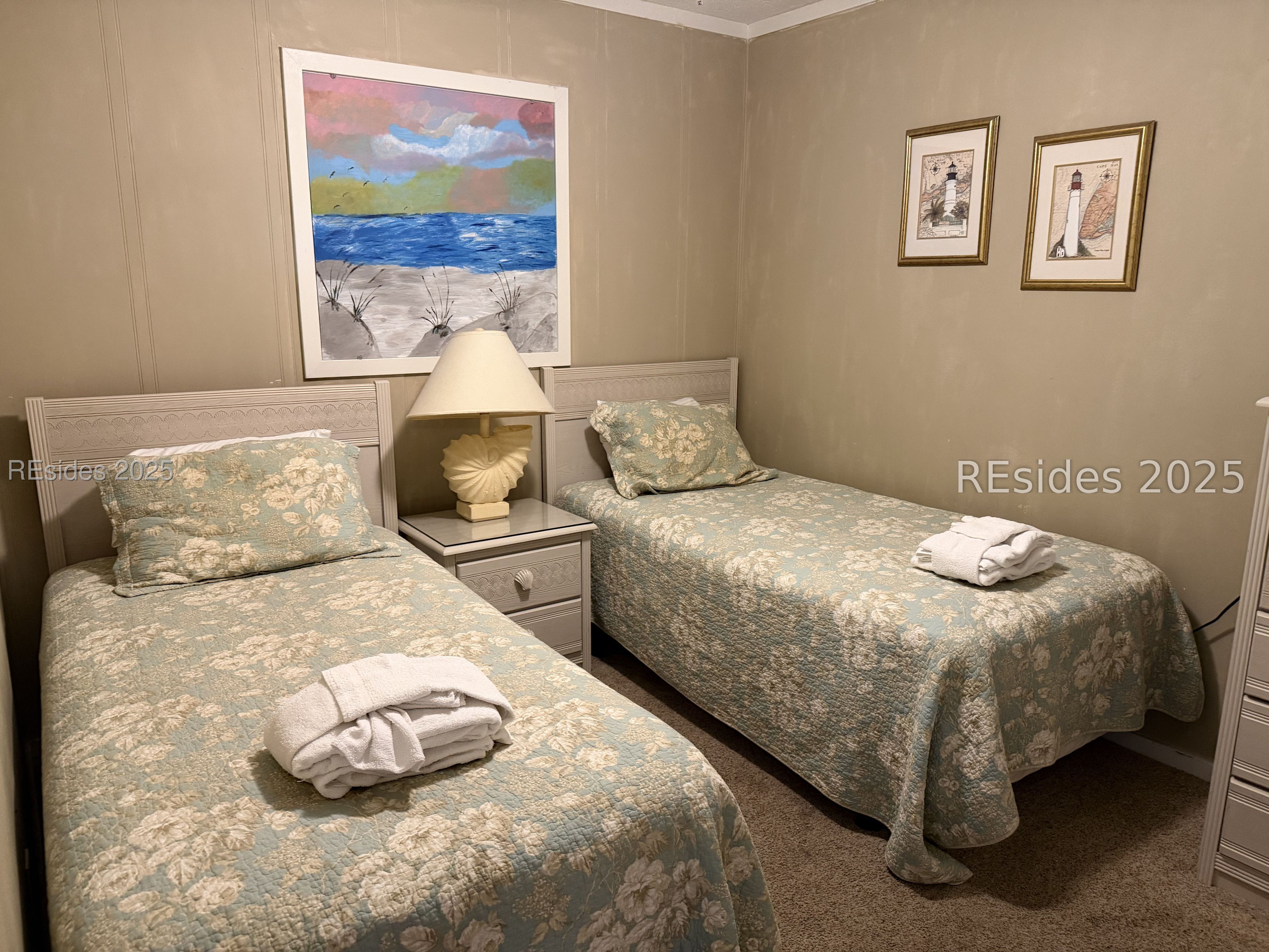 40 Folly Field Road, Unit 329 Hilton Head Island, SC 29928 - Photo 10 of 40 Guest bedroom