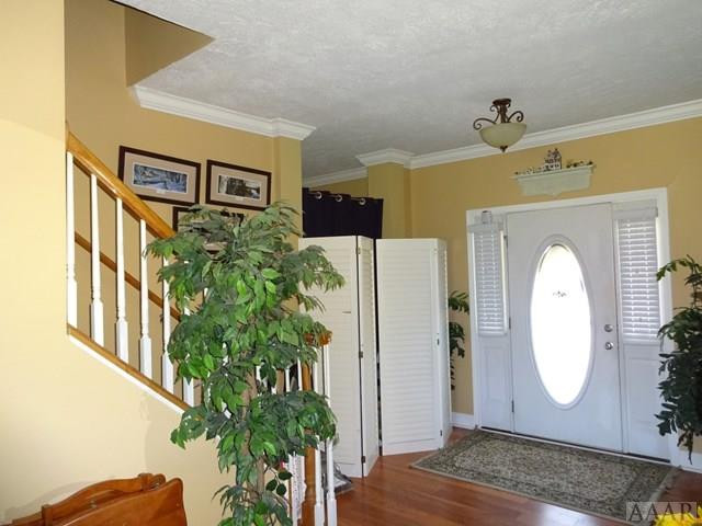 242 River Road Winton, NC 27986 - Photo 2 of 22 FOYER