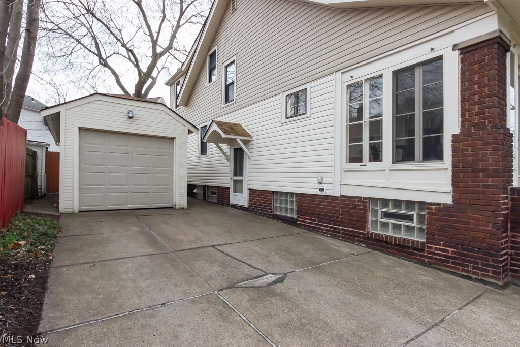4675 Hilland Road Cleveland, OH 44109 - Photo 3 of 35 Gallery Image 3