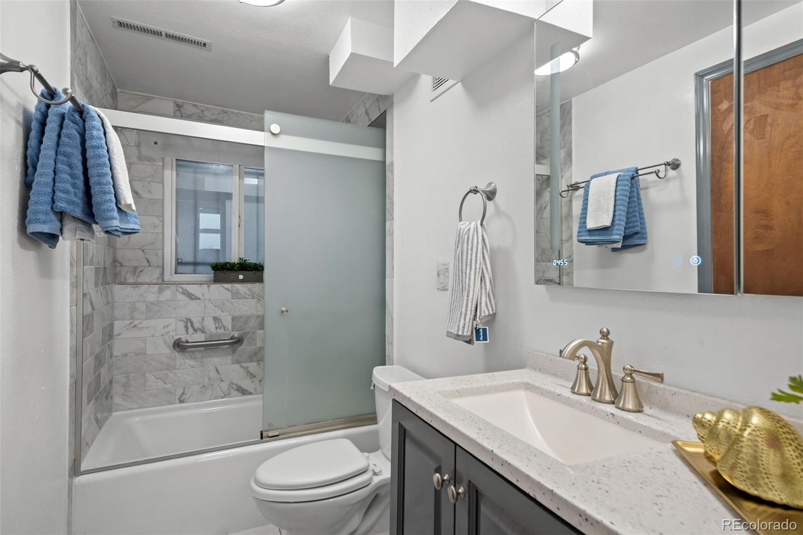803 Nucla Street Aurora, CO 80011 - Photo 14 of 26