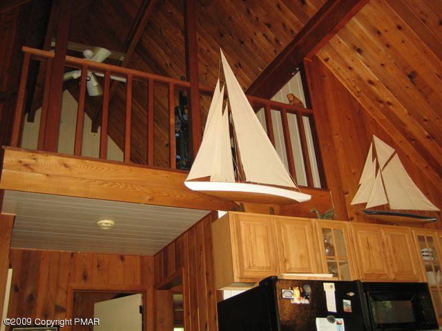 105 Oak Ridge Lane Cresco, PA 18326 - Photo 7 of 14 Loft