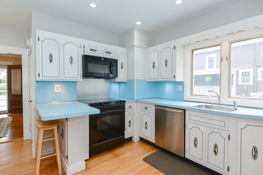 33 Riverside Place Walpole, MA 02081 - Photo 15 of 42 Gallery Image 15