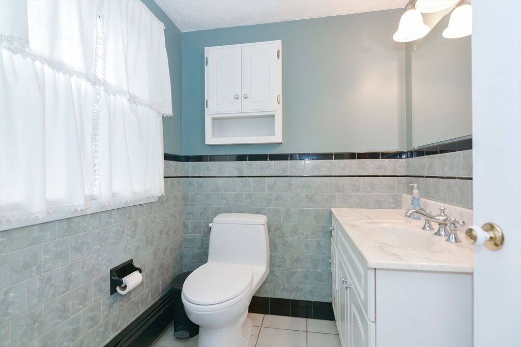 33 Riverside Place Walpole, MA 02081 - Photo 18 of 42 Gallery Image 18