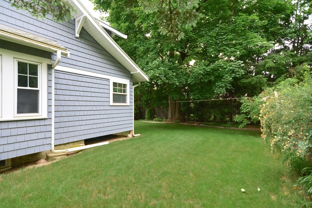 33 Riverside Place Walpole, MA 02081 - Photo 39 of 42 Gallery Image 39