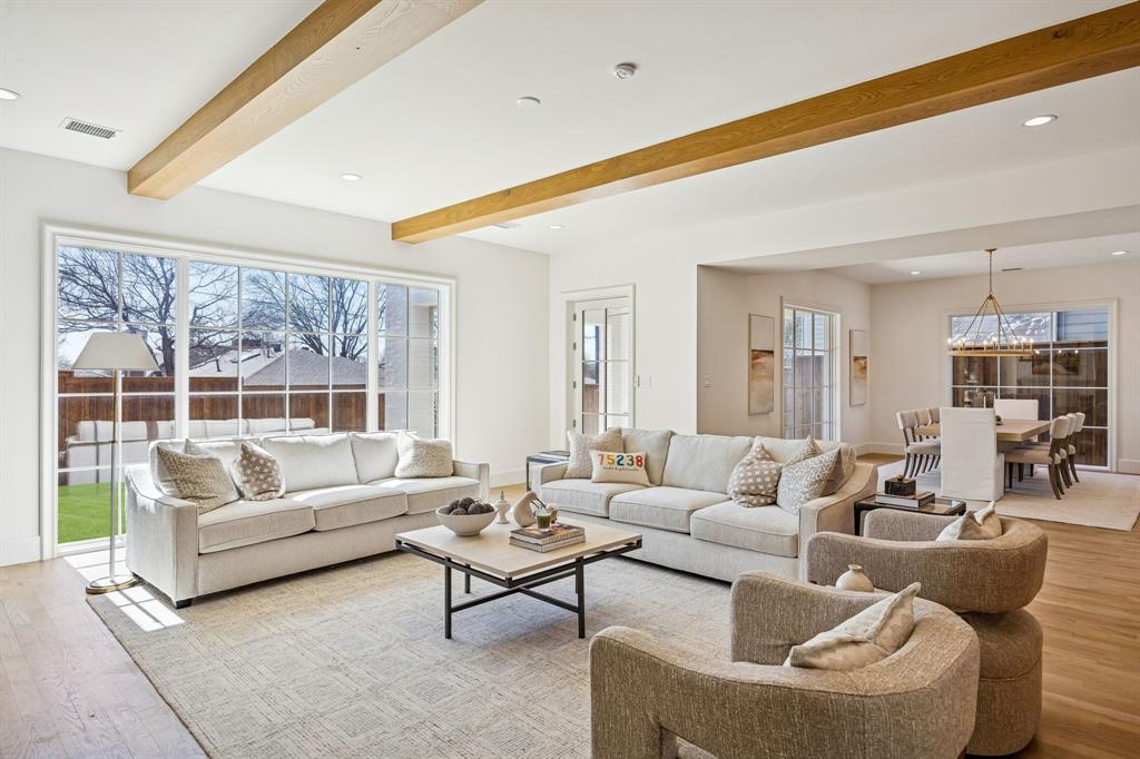 9514 Still Crk Road Dallas, TX 75238 - Photo 6 of 35