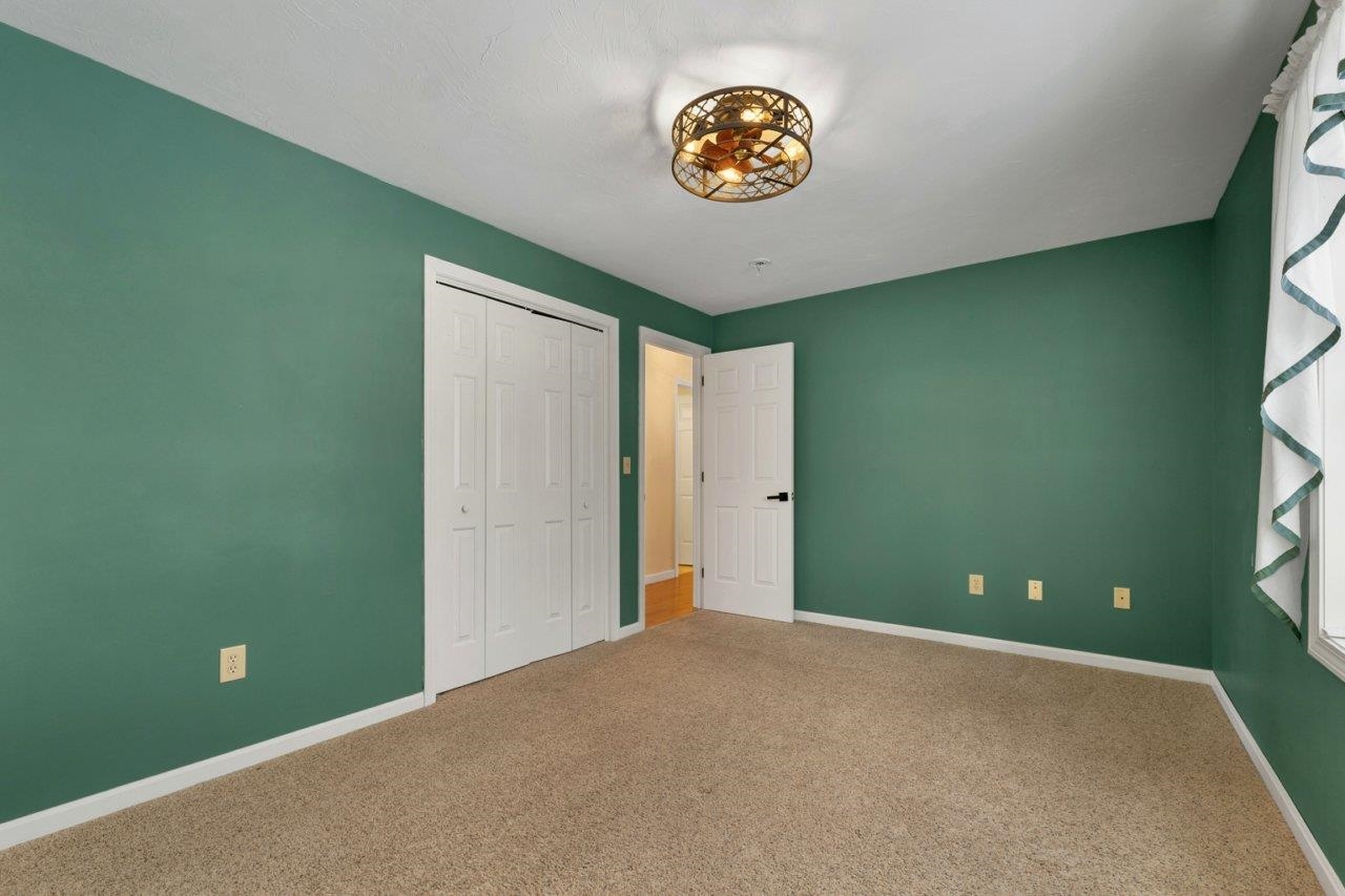 125 Sunset Drive Belmont, NH 03220 - Photo 17 of 44