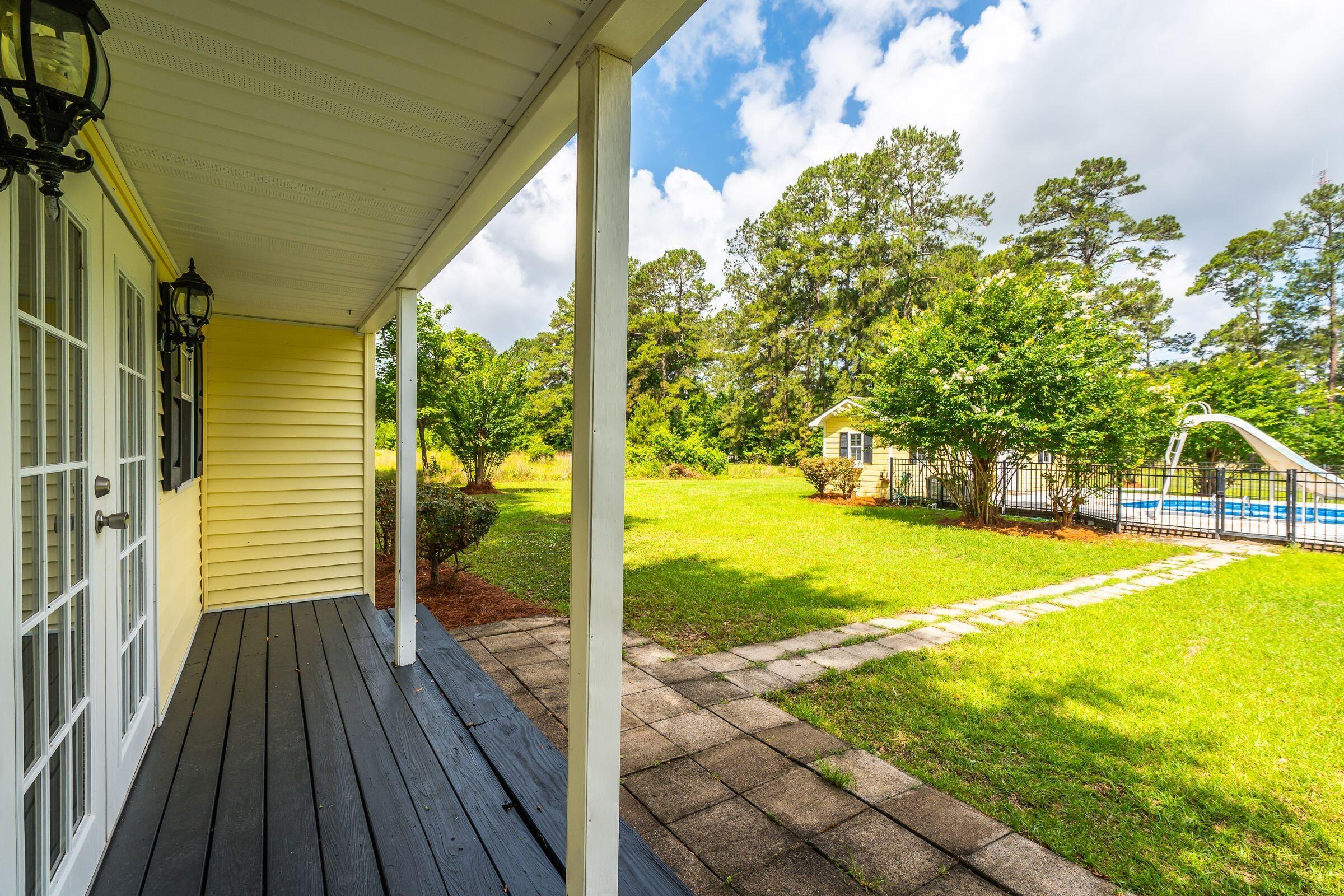 905 Raysor Street St. George, SC 29477 - Photo 70 of 85 070_905wraysorst-keeneyemarketing-102_34