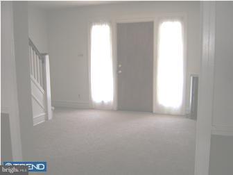 542 Littlecroft Road Upper Darby, PA 19082 - Photo 3 of 11 Living Room