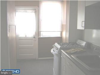 542 Littlecroft Road Upper Darby, PA 19082 - Photo 6 of 11 Kitchen