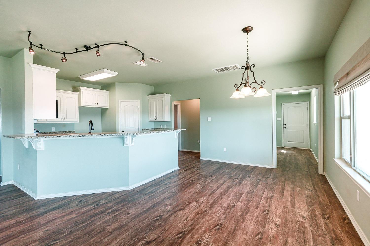 3931 Macaw Road Ropesville, TX 79358 - Photo 11 of 50 Eating Area / Kitchen