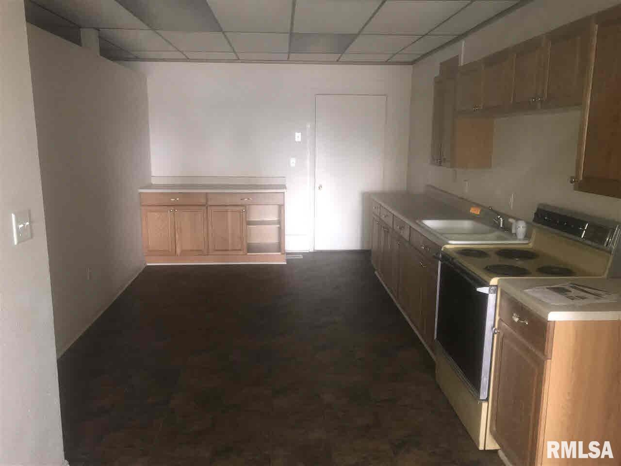 112 South 2nd Street Clinton, IA 52732 - Photo 3 of 19 Gallery Image 3