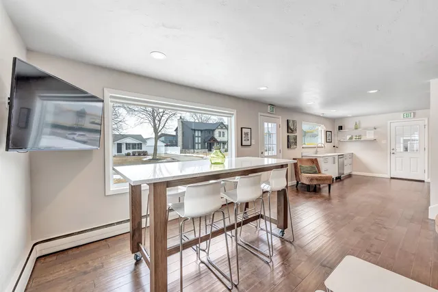 $749,900 | 893 Stadium Drive, Green Bay, WI 54304