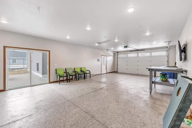 $749,900 | 893 Stadium Drive, Green Bay, WI 54304