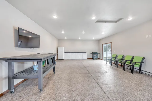 $749,900 | 893 Stadium Drive, Green Bay, WI 54304