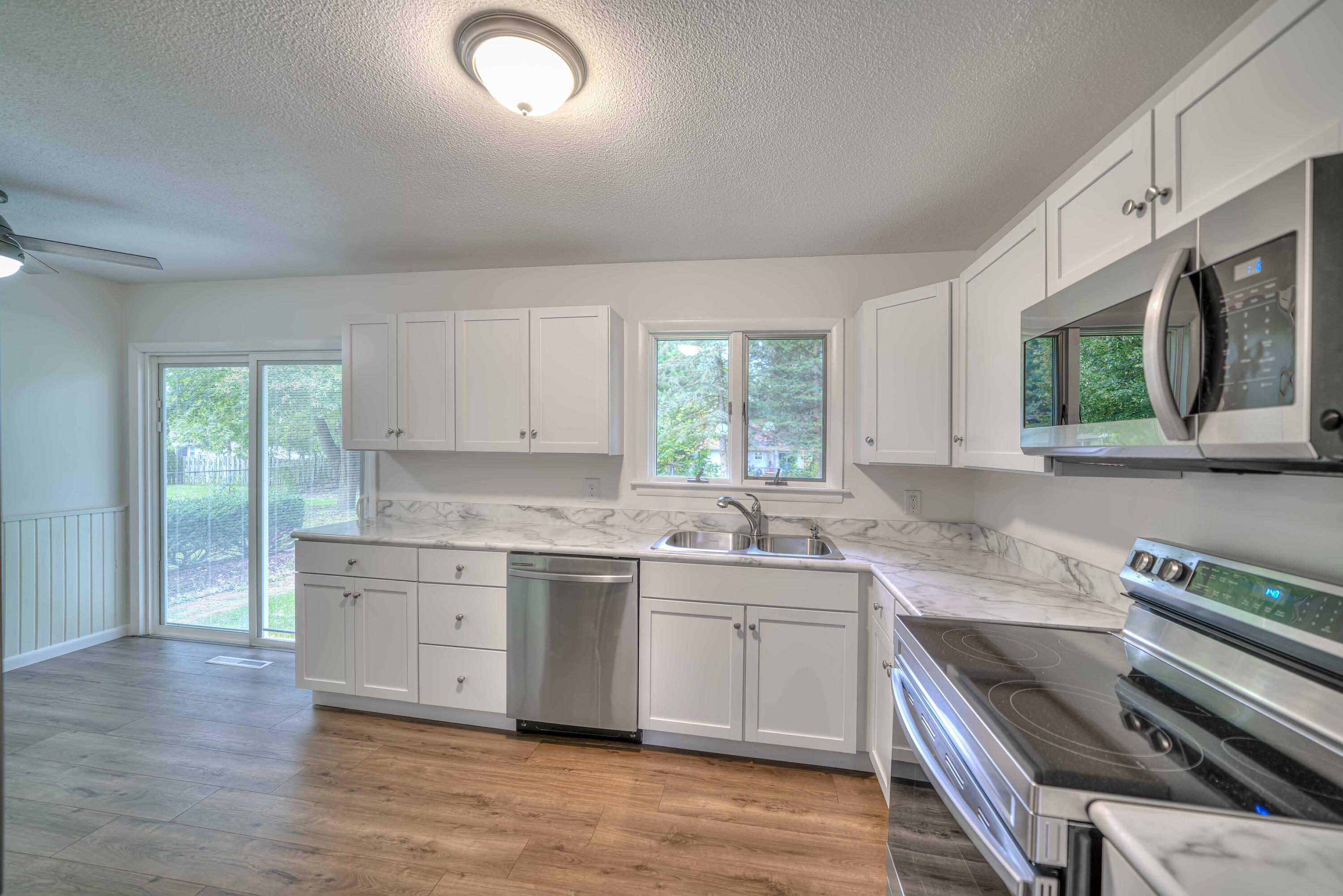 10209 North Meridian Road Pleasant Lake, MI 49272 - Photo 7 of 27 10209 N Meridian 20
