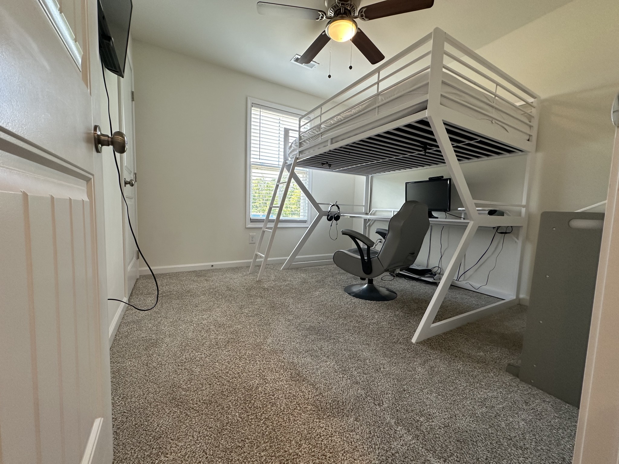 128 Quarry Rdg Road Clarksville, TN 37043 - Photo 17 of 24 a view of a room with gym equipment